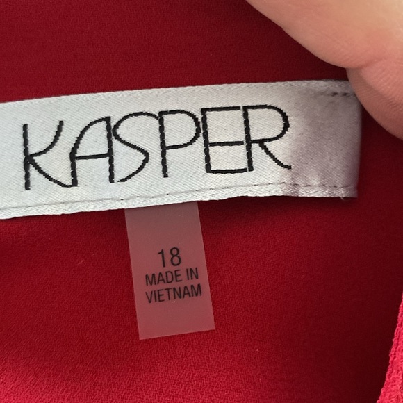 Woman’s Kasper blouse - Picture 4 of 7